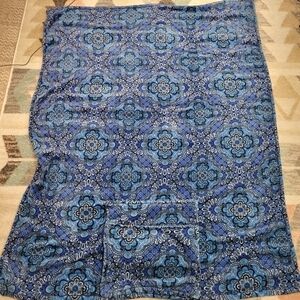 VERA BRADLEY FLEECE TRAVEL BLANKET Blue PAISLEY
